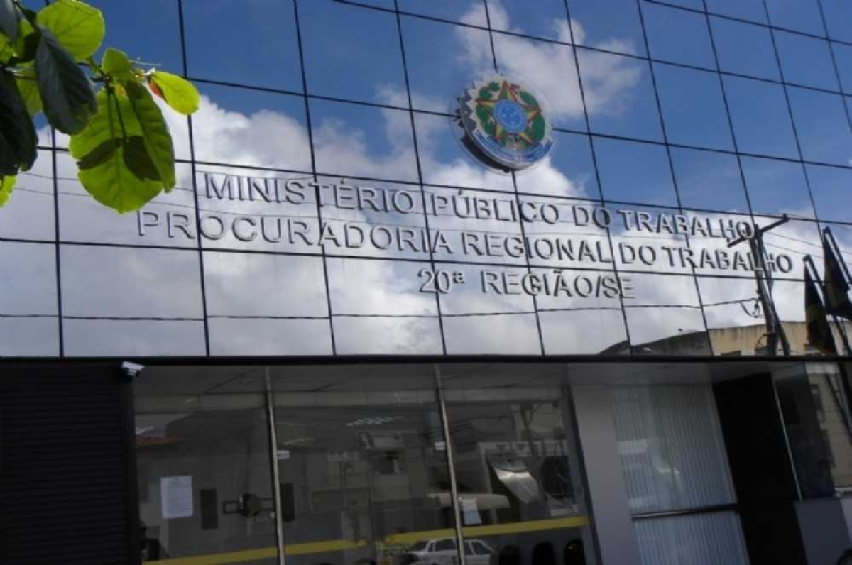 Representantes do Movimento SOS Emprego e CSP Conlutas pedem ao MPT-SE intervenção no Sindmont (Foto: Arquivo Portal Infonet)