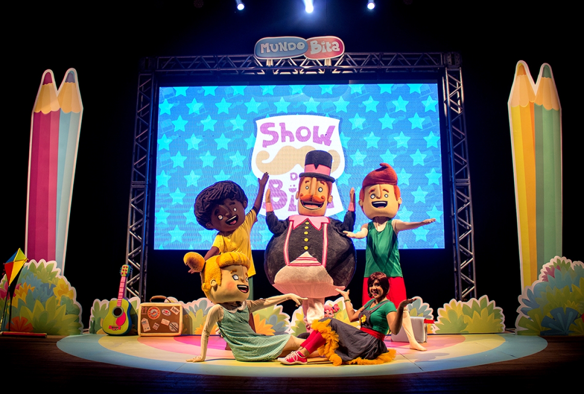 Bita, Lila, Dan, Tito e a cantora Flora irão presentear os baixinhos com o novo Show do Bita, �??Viva as Descobertas�?�, inédito em Sergipe (Foto: Divulgação)
