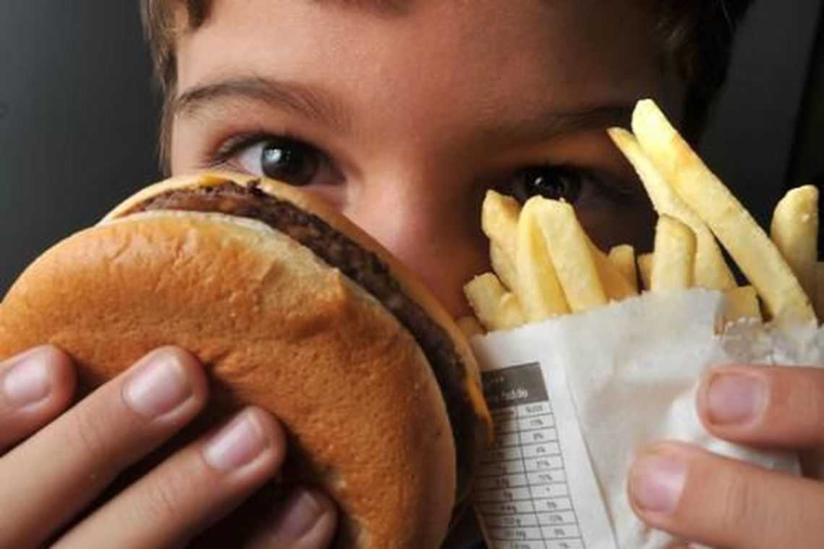 Maioria de adolescentes acompanhados na atenção básica se alimenta mal (Foto: Marcello Casal Jr./ Agência Brasil)