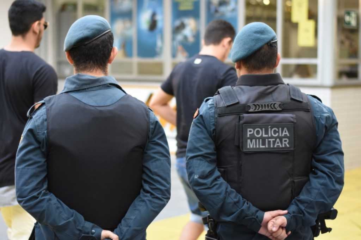 Jovem é atingido por tiros nas coxas e nádegas no bairro América (Foto: PM/SE)