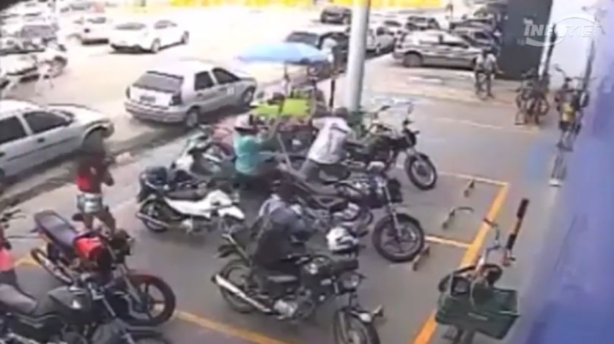 Dupla é presa acusada de roubar e matar homem em agência bancária (Imagem: Reprodução de vídeo/ Portal Infonet)