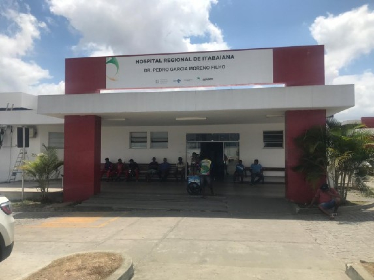 Cerca de 40 funcionários que trabalham na construção do Ceasa dão entrada no hospital de Itabaiana (Foto: Via Portal Itnet)