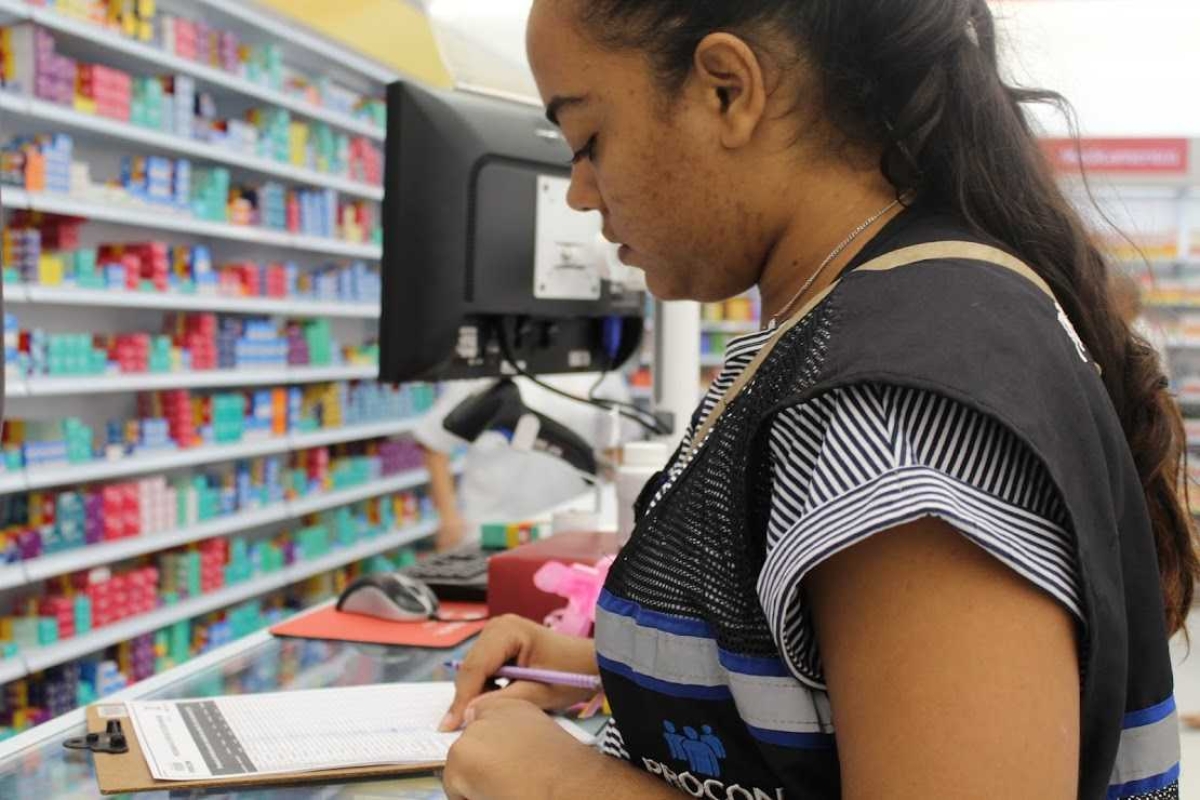 Defesa Social de Aracaju divulga pesquisa comparativa de preços de medicamentos (Foto: Maria Vicari)