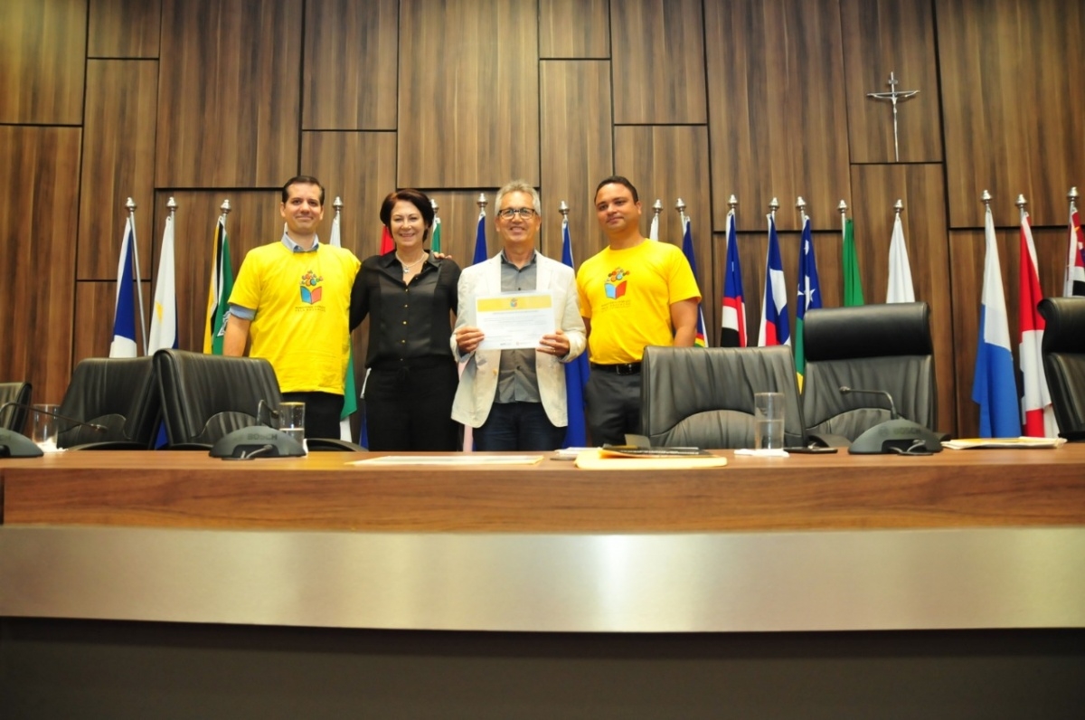 Prefeito Marcos Santana recebe reconhecimento do Ministério Público Estadual (Foto: Dani Santos)