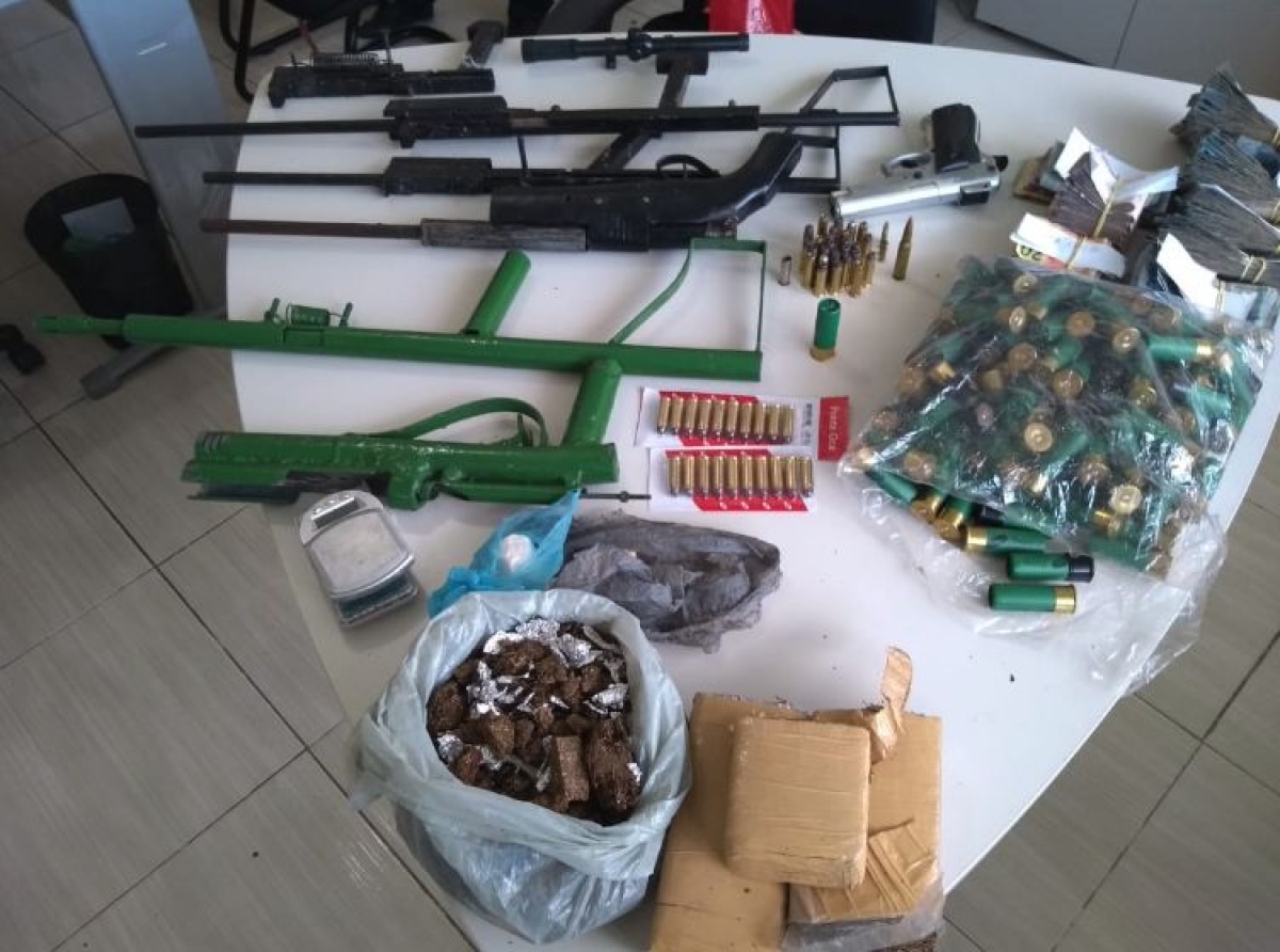 Denarc prende acusado de tráfico de drogas no município da Barra dos Coqueiros (Foto: SSP/SE)