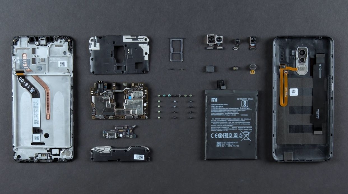 POCOPHONE F1: Teardown | Take a ride with the #MasterOfSpeed -  Imagem: reprodução/YouTube/Xiaomi