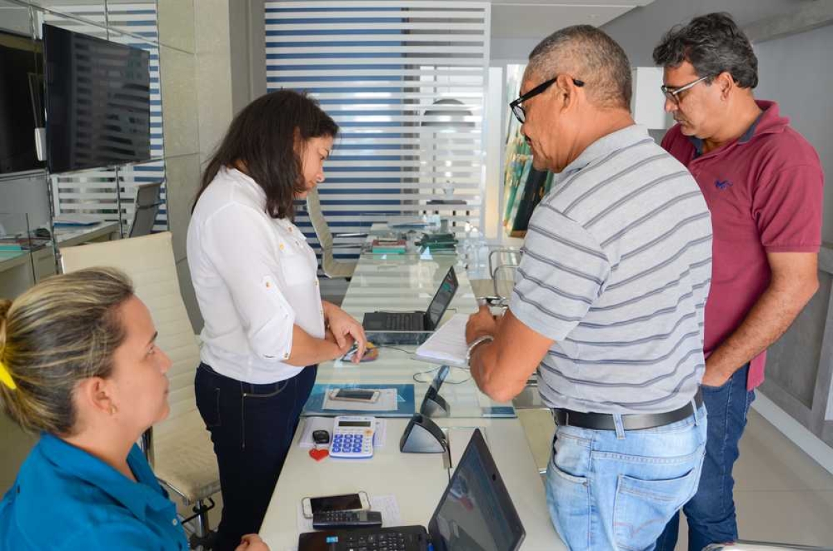 Nova lei da Publicidade beneficia comerciantes de Aracaju (Foto: Felipe Goettenauer/ PMA)