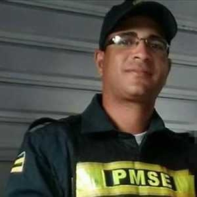 Policial Claydson Cássio, de 30 anos (Foto: Facebook/ Informações Policiais/ Via Portal Infonet)