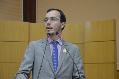 Georgeo Passos vota a favor de PL que possibilita o pagamento dos aposentados do Estado (Foto: Assessoria Georgeo Passos)