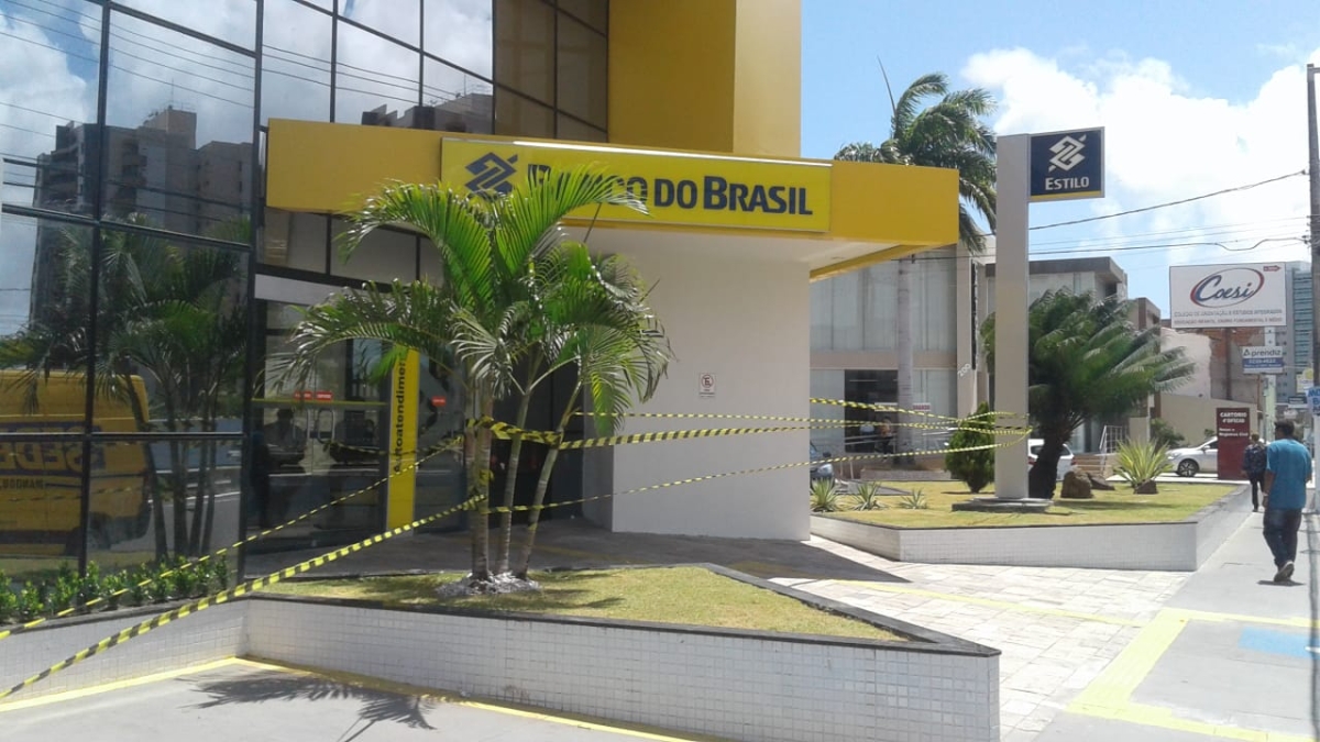 Local estava isolado para a chegada da perícia (Foto: Portal Infonet)