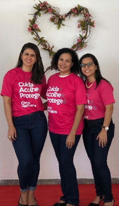 Silvia Alves, Gildete Oliveira e Giovanna Neo, farmacêuticas da Onco Hematos (Foto: �?ncora Adm Comunicação Ltda/ Assessoria Onco Hematos)