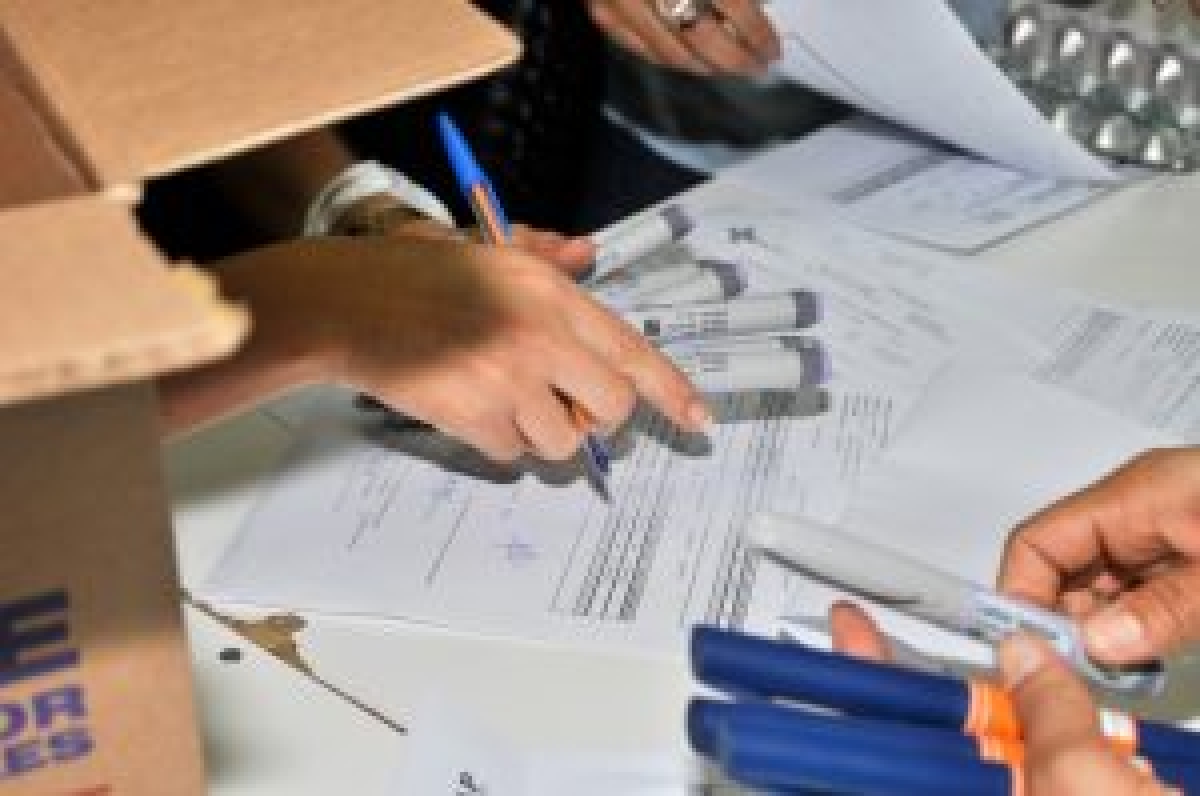 Case reforça cuidados que pacientes devem ter na devolução das canetas de insulina (Foto: Flávia Pacheco/ SES/SE)
