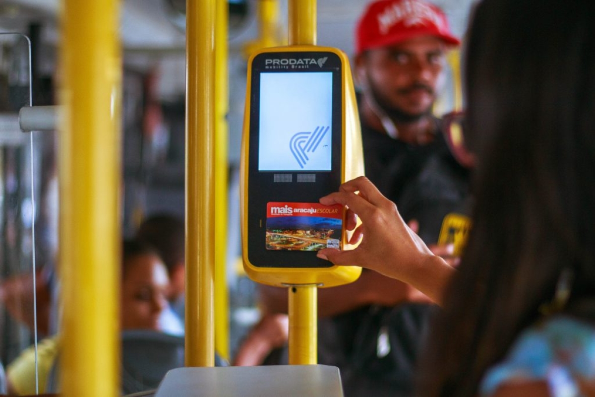 Estudantes já começam a usar recadastramento 100% online (Foto: Setransp/Aracaju)