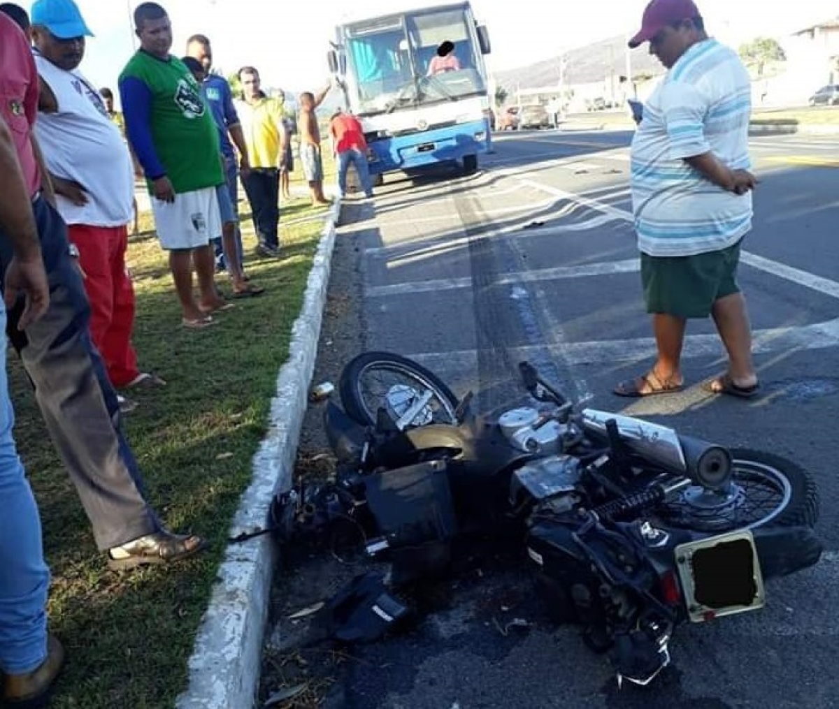 Acidente aconteceu na BR 235 em Areia Branca (Foto: Grupo WhatsApp)