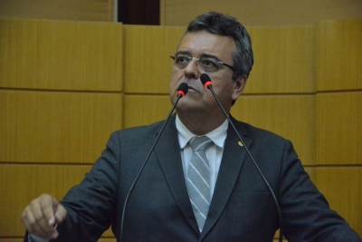 Luciano Pimentel lembra de emendas rejeitadas para fortalecer os matadouros (Foto: Jadilson Simões/ Rede Alese)