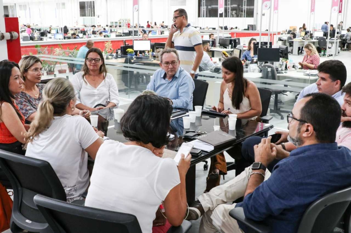 Secretário da Saúde dialoga com prefeita de Capela sobre Maternidade (Foto: Flávia Pacheco/ SES/SE)
