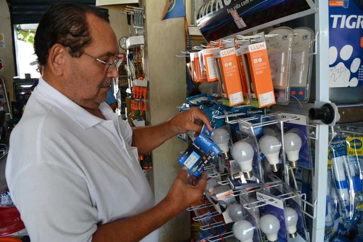 Instituto Tecnológico apreende adaptadores e lâmpadas fora do padrão de segurança (Foto: Assessoria ITPS/SE)