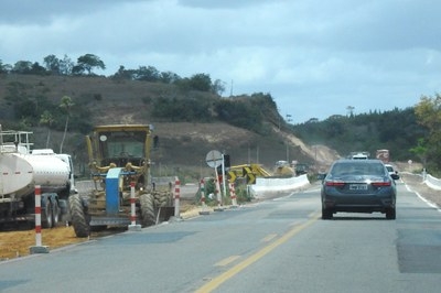 Foto mostra trecho da BR-101 em obra (Foto: Jorge Henrique/ Arquivo ASN)