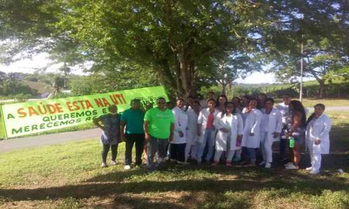 Os funcionários estão com os salários atrasados (Foto: Sintasa)