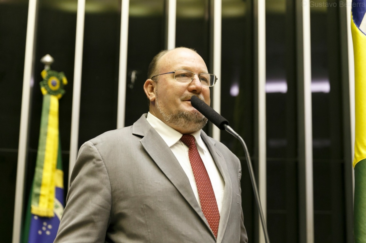 João Daniel repudia, na tribuna da Câmara, inverdades divulgadas pelo ministro Onyx Lorenzoni sobre a UFS (Foto: Gustavo Bezerra)