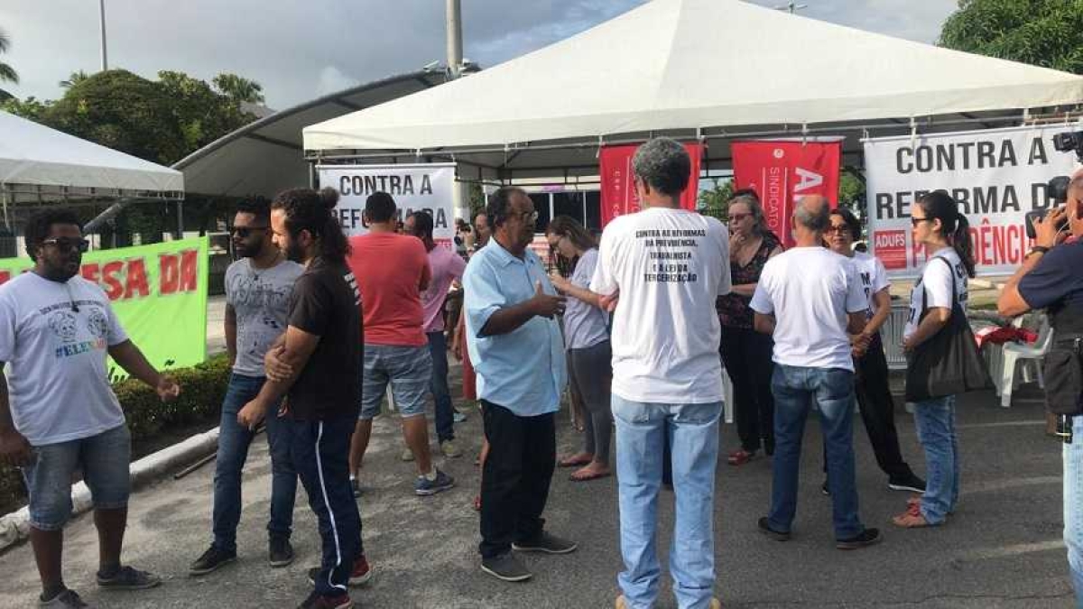 Um dos pontos de protesto na UFS (Foto: F5 News)