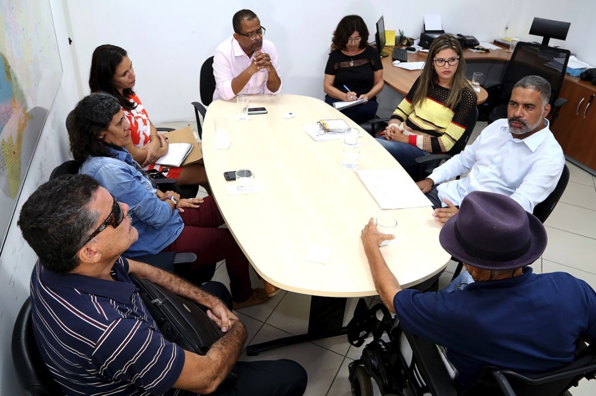 Prefeitura de Aracaju abre procedimento disciplinar, afasta guardas de atividades de segurança e presta assistência a cadeirante (Foto: André Moreira/ PMA)