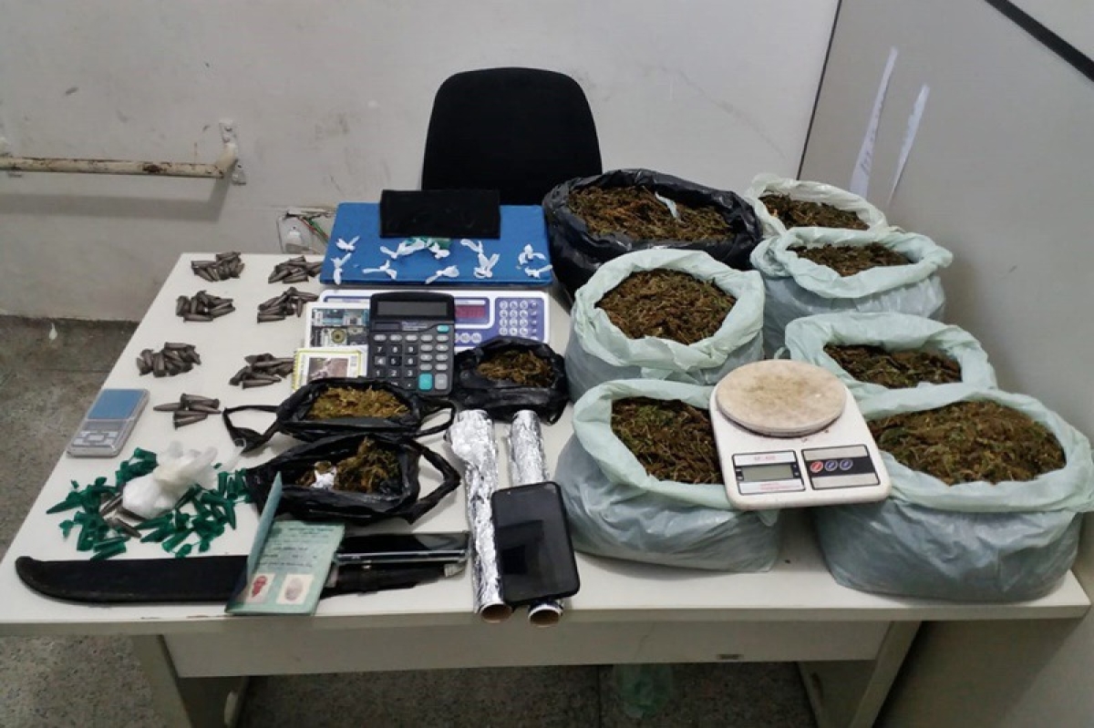 Getam apreende mais de 12 Kg de drogas (Foto: SSP/SE)