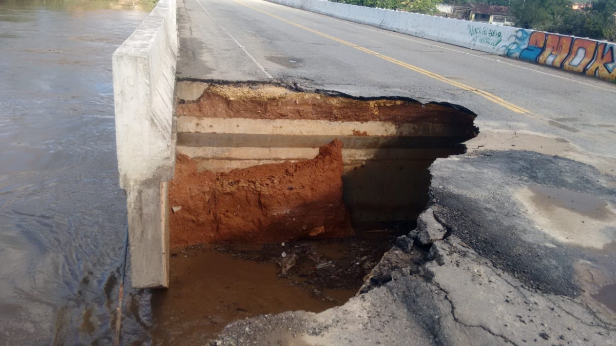 Defesa Civil de Sergipe mantém interdição de ponte em Riachuelo (Foto: Assessoria Seit/Seagri/SE)