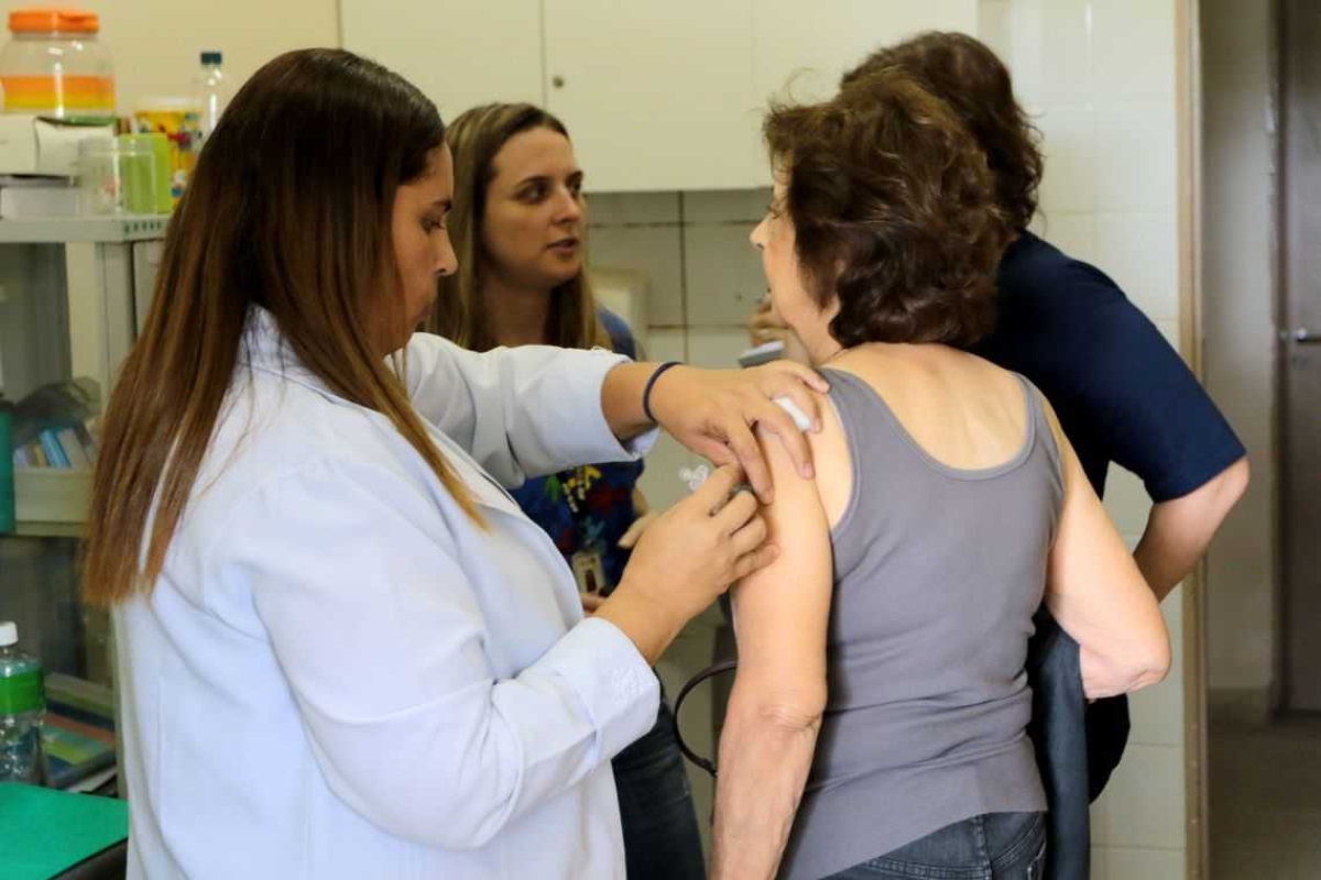 Adulto desconhece calendário de vacinas, dizem especialistas (Foto: Wilson Dias/ Agência Brasil)