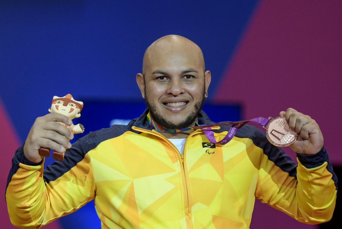 O "braço de ferro" de Sergipe: paratleta da UFS recebe elogios do secretário nacional do Esporte (Foto: Washington Alves/ Exemplus/ CPB)