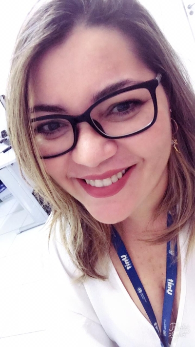 Doutora em Saúde e Ambiente e responsável pela Biossegurança da Universidade Tiradentes, Adriana Guimarães (Foto: Assessoria Unit)