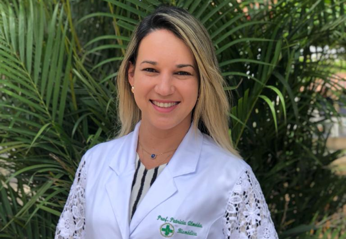 Professora Patrícia Almeida, coordenadora do curso de Biomedicina da Universidade Tiradentes (Foto: Assessoria Unit)