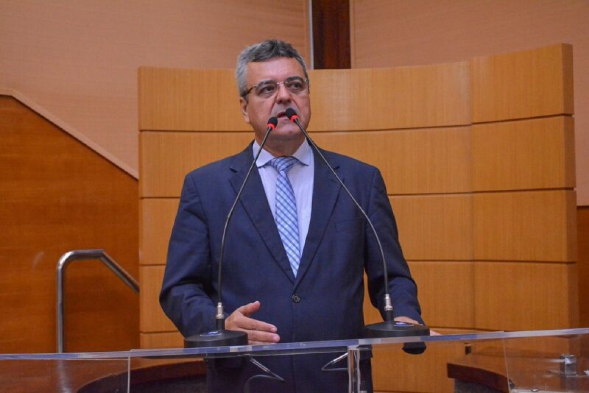 Covid-19: Luciano Pimentel solicita testes rápidos para funcionários de agências bancárias e lotéricas (Foto: Via Rede Alese)