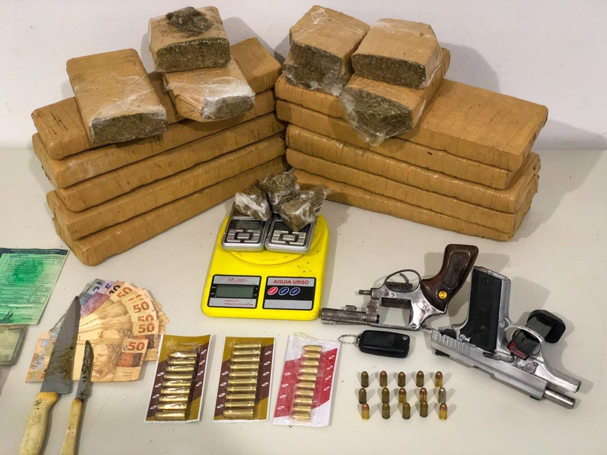 Polícia Civil apreende mais de 12 kg de drogas no bairro Aeroporto (Foto: SSP/SE)