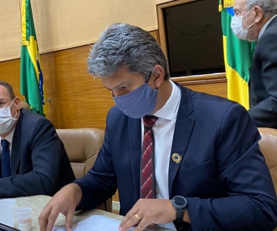 Deputado Dr. Samuel Carvalho pede reabertura dos Clubes Sociais (Foto: Site Dr. Samuel Carvalho)