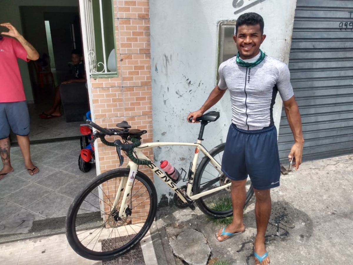 Bicicleta é localizada e devolvida ao cicloturista furtado no bairro 13 de julho (Foto: SSP/SE)