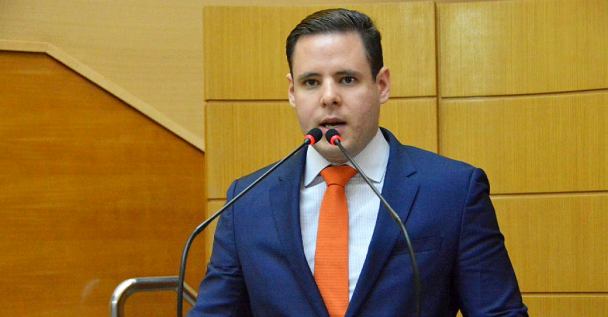 Rodrigo Valadares apresenta PL que, se aprovado, reduzirá ICMS sobre combustíveis em Sergipe (Foto: Assessoria Rodrigo Valadares)