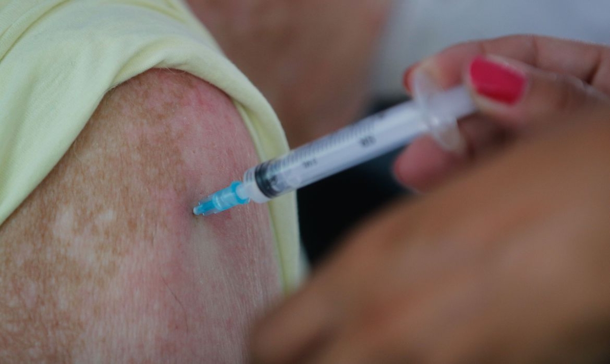 Anvisa atualiza bula da vacina de Oxford (Foto: Tânia Rêgo/ Agência Brasil)