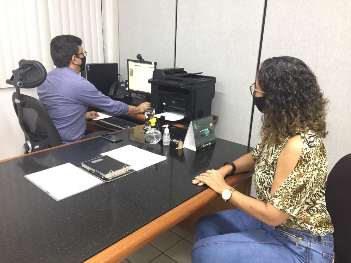 Secretário assina contrato para realização de concurso na área da segurança pública (Foto: Sead/SE)