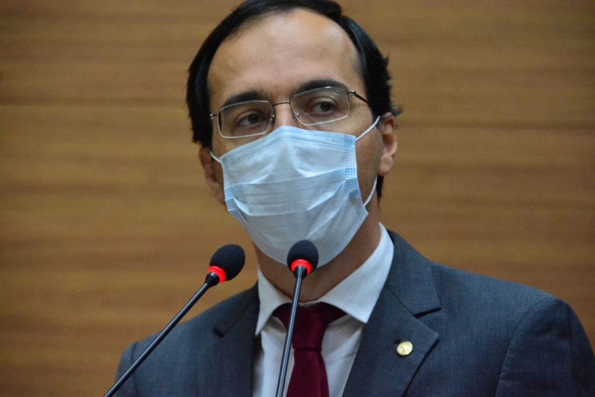 Georgeo Passos: "Daqui a pouco teremos bombeiros militares trabalhando nos shoppings de Aracaju" (Foto: Assessoria Georgeo Passos)