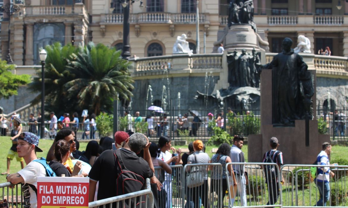 Crise na pandemia pode afetar por nove anos salário dos brasileiros (Foto: Rovena Rosa/ Agência Brasil)