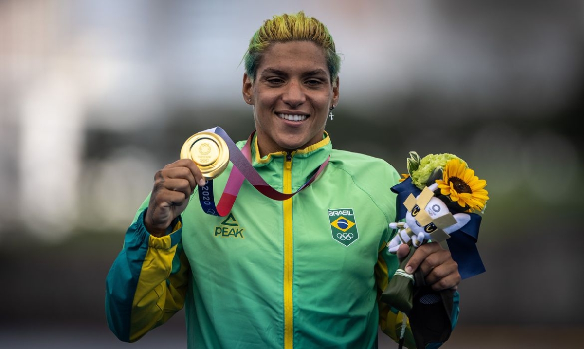 Ana Marcela Cunha é ouro na maratona aquática (Foto: Jonne Roriz/ COB)