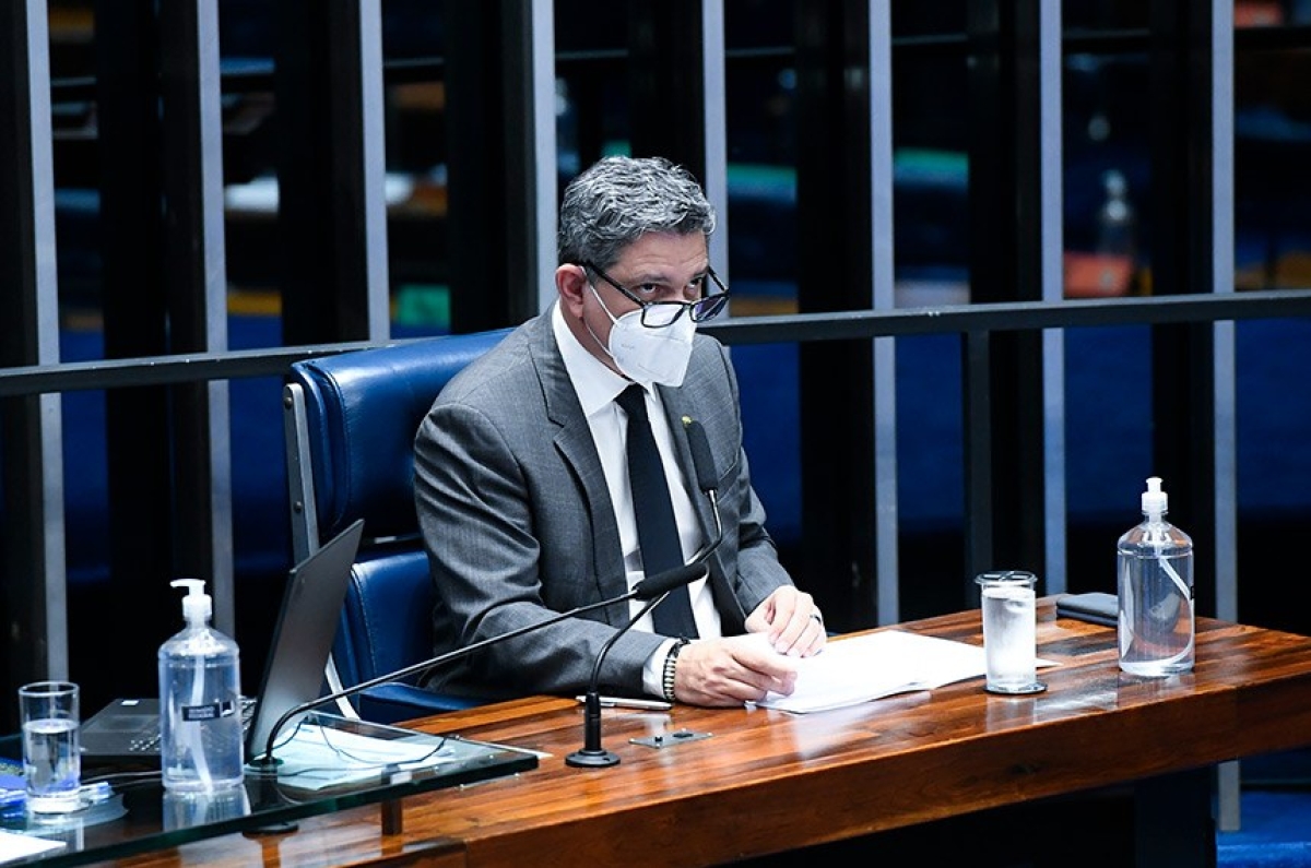 O relator, senador Rogério Carvalho, rejeitou 40 emendas apresentadas no Senado e acatou parcialmente 2. Ele sugeriu que as alterações propostas sejam analisadas depois da edição da nova lei (Foto: Marcos Oliveira/ Agência Senado)