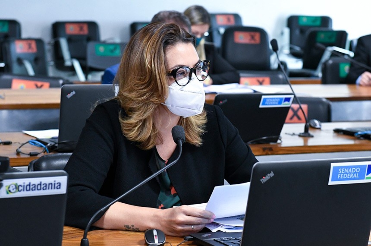 A senadora Leila Barros foi a relatora da proposta do senador Veneziano Vital do Rêgo; texto segue para a Câmara (Foto: Roque de Sá/ Agência Senado)