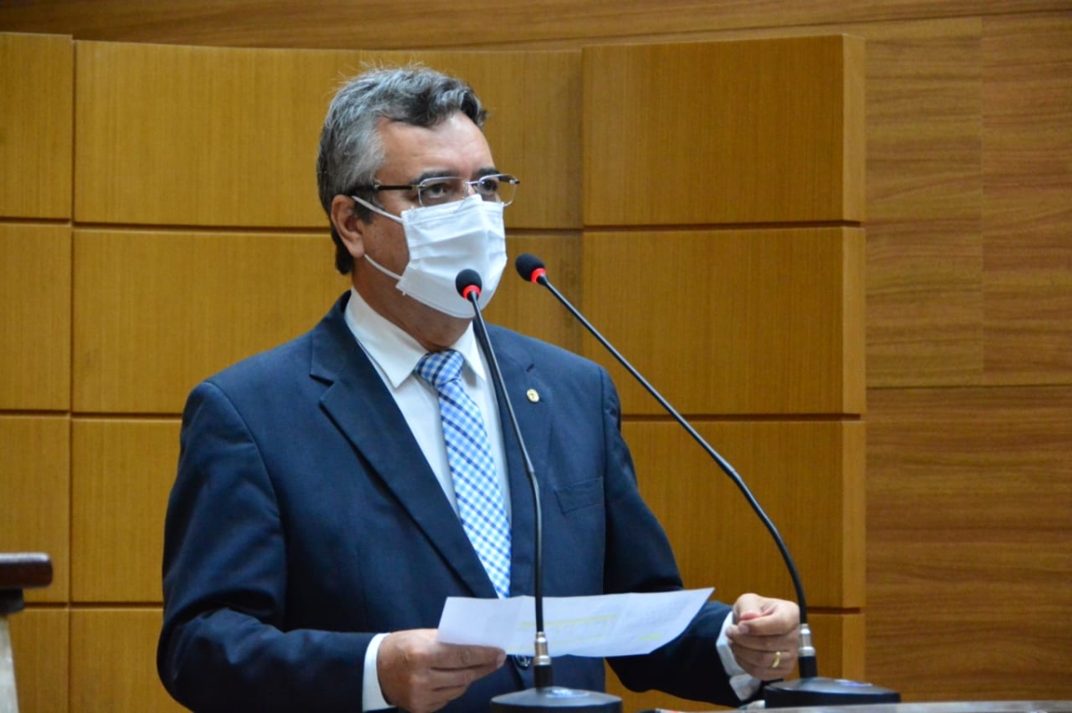 Luciano Pimentel solicita pavimentação de terminal rodoviário localizado em Salgado (Foto: Jadilson Simões)
