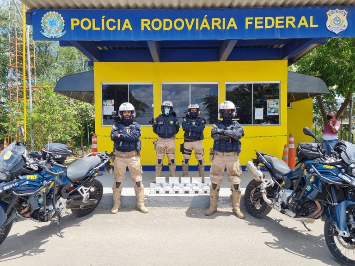 PRF apreende mais 25 kg de cocaína na BR-235 (Foto: PRF/SE)