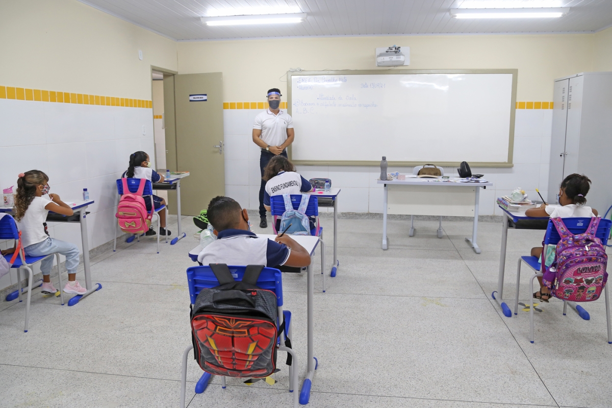 Escolas municipais de Aracaju retomam aulas presenciais com ensino híbrido (Foto: Marcelle Cristinne/ Prefeitura de Aracaju)