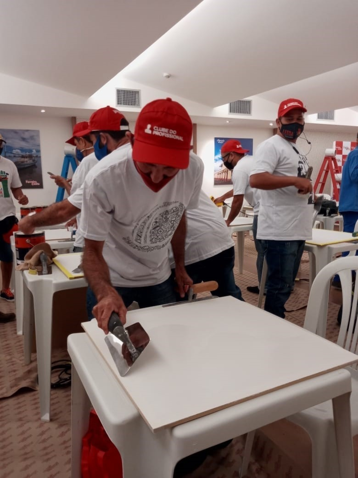 A Ferreira Costa oferece cursos gratuitos para profissionais da construção civil ou demais interessados através do Clube do Profissional (Foto: Assessoria Ferreira Costa)