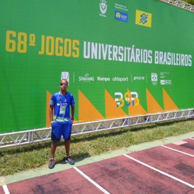 O atleta Alan Bizerra, aluno do curso de Educação Física da Unit, levou medalha de bronze (Foto: Assessoria de Imprensa Unit)