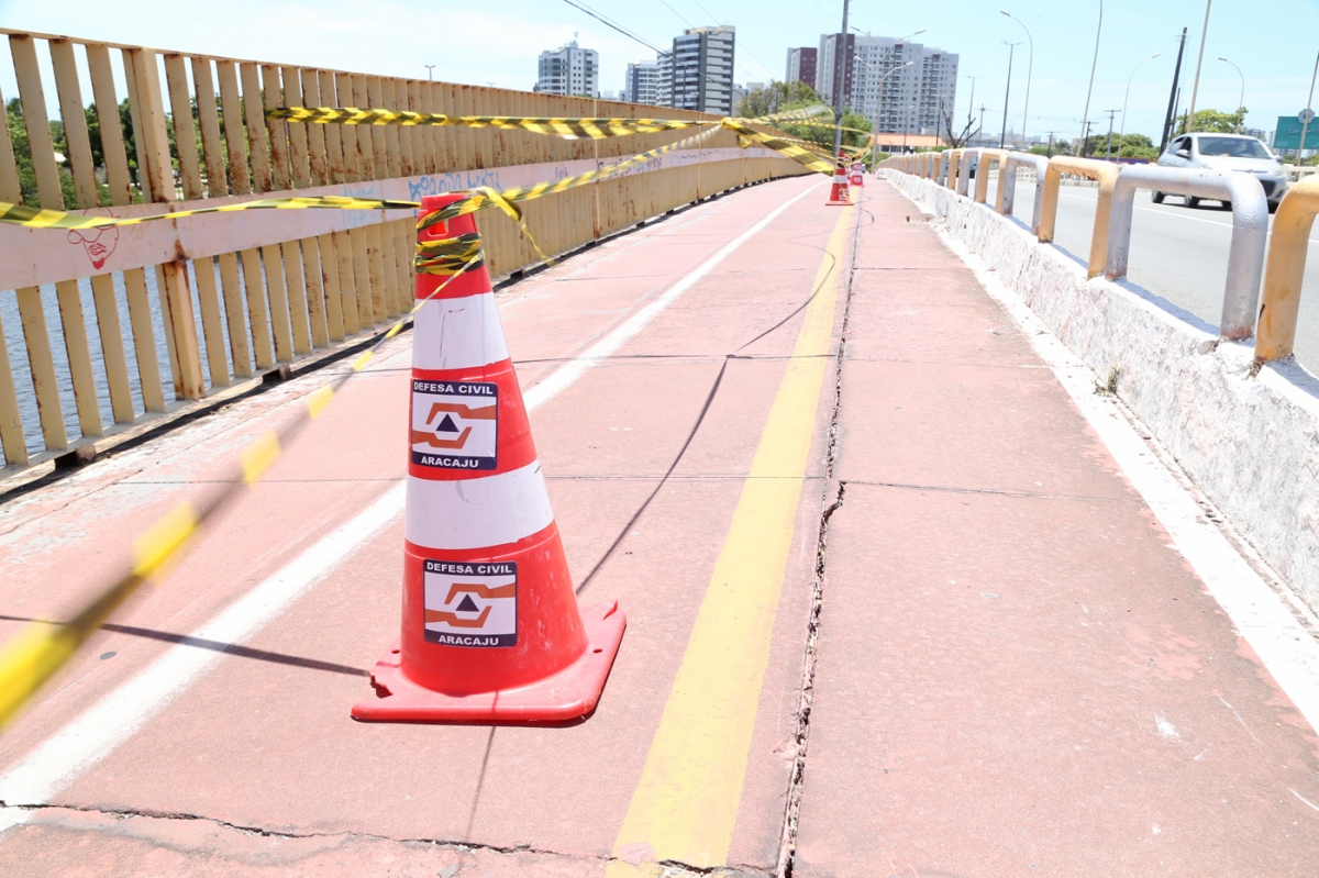 Defesa Civil de Aracaju interdita ciclovia da ponte sobre o rio Poxim (Foto: Prefeitura de Aracaju)